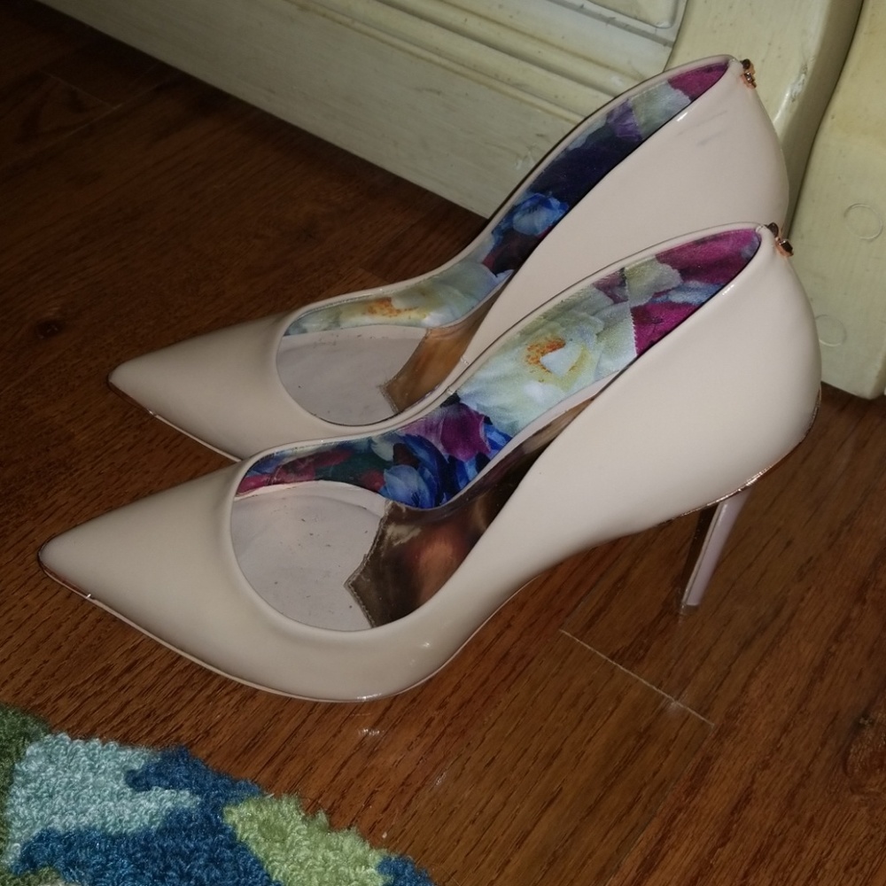 Ted Baker Kaawa Nude Patent Leather Pumps - Picture 2 of 7